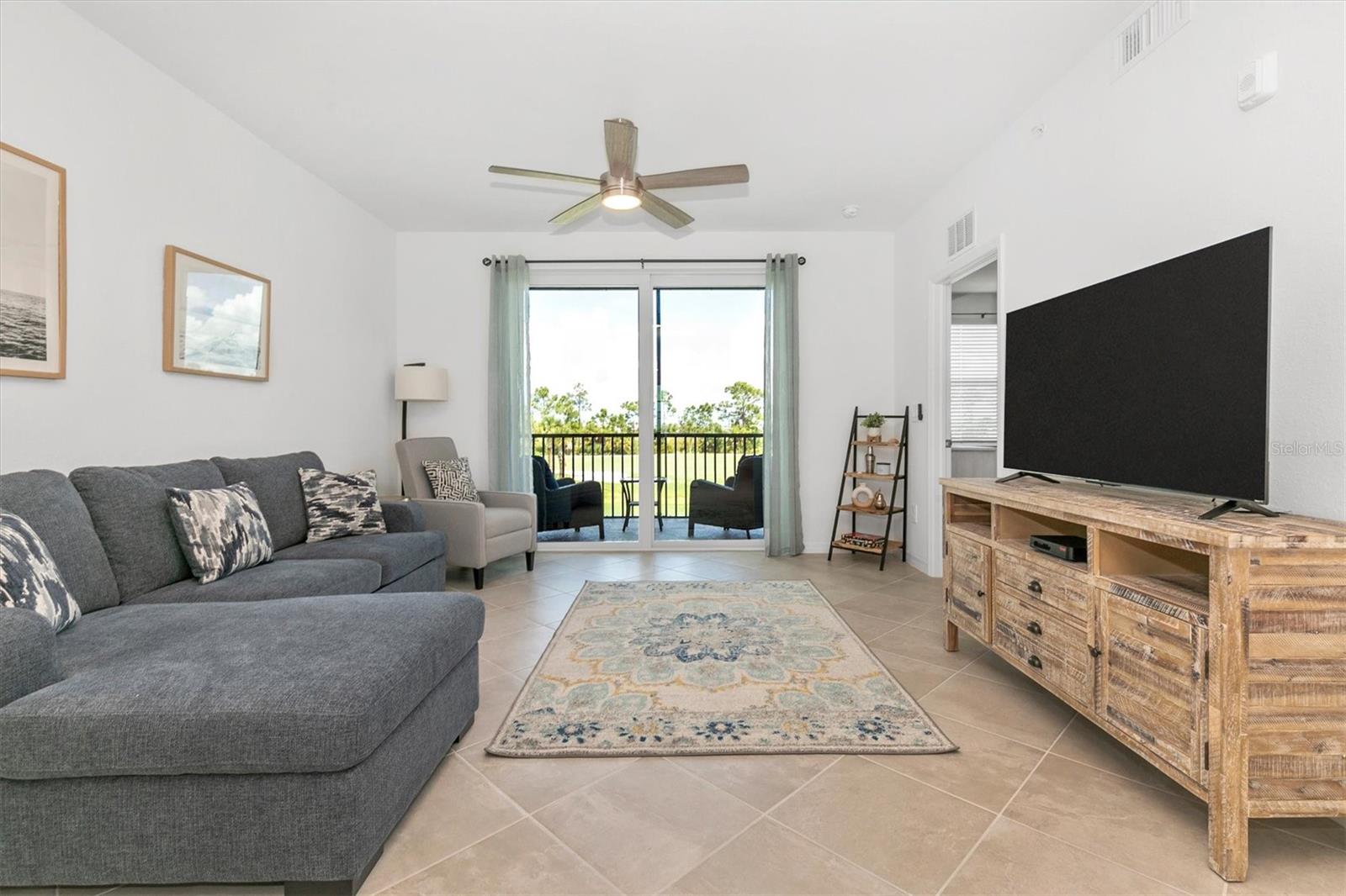Image 19 of 100 For 12320 Wellen Golf Street 204