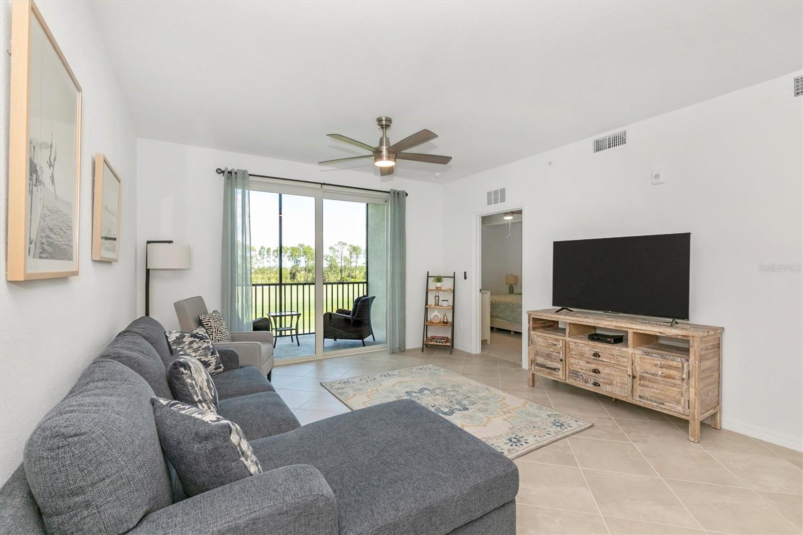 Image 20 of 100 For 12320 Wellen Golf Street 204