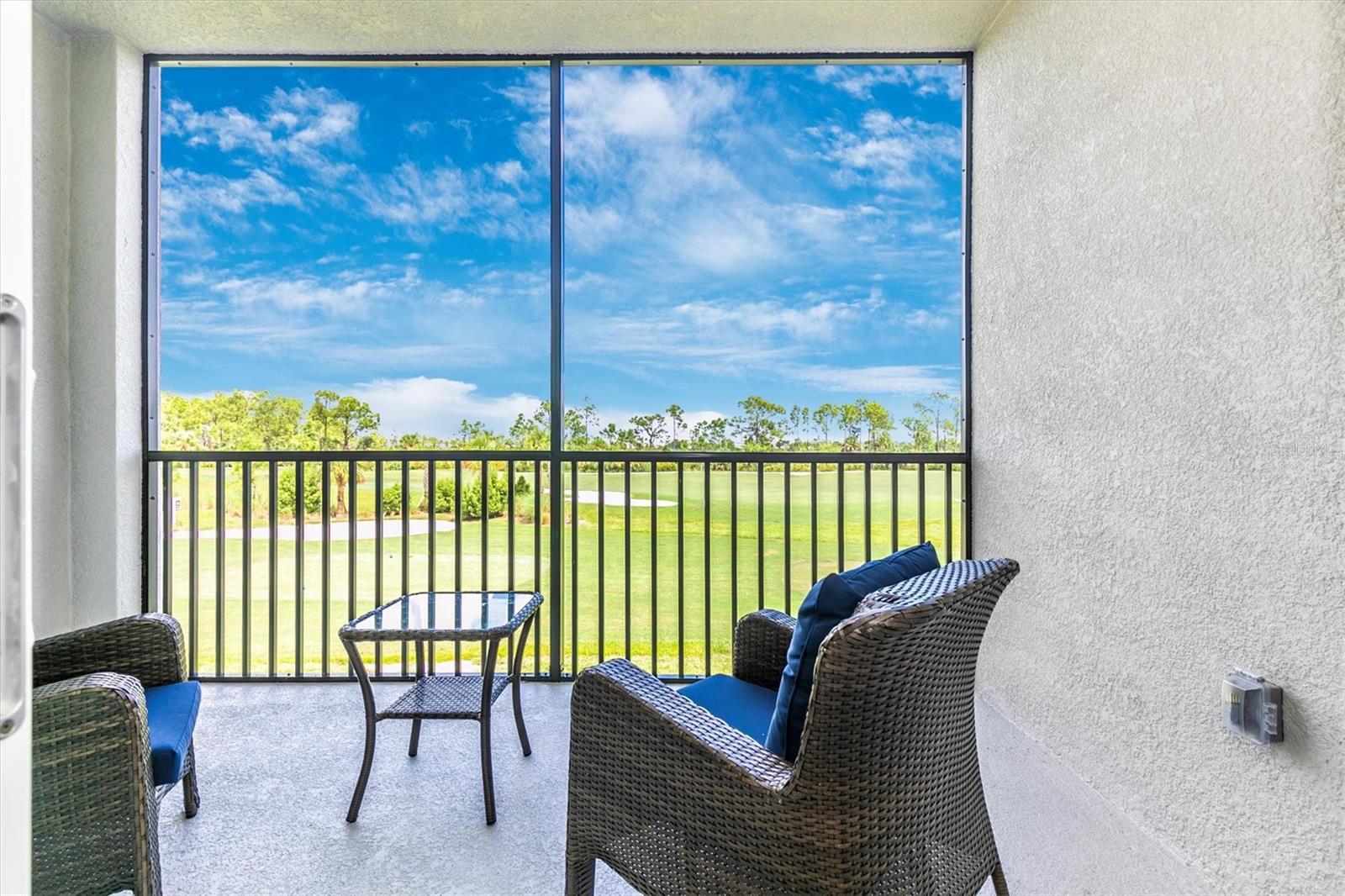 Image 25 of 100 For 12320 Wellen Golf Street 204