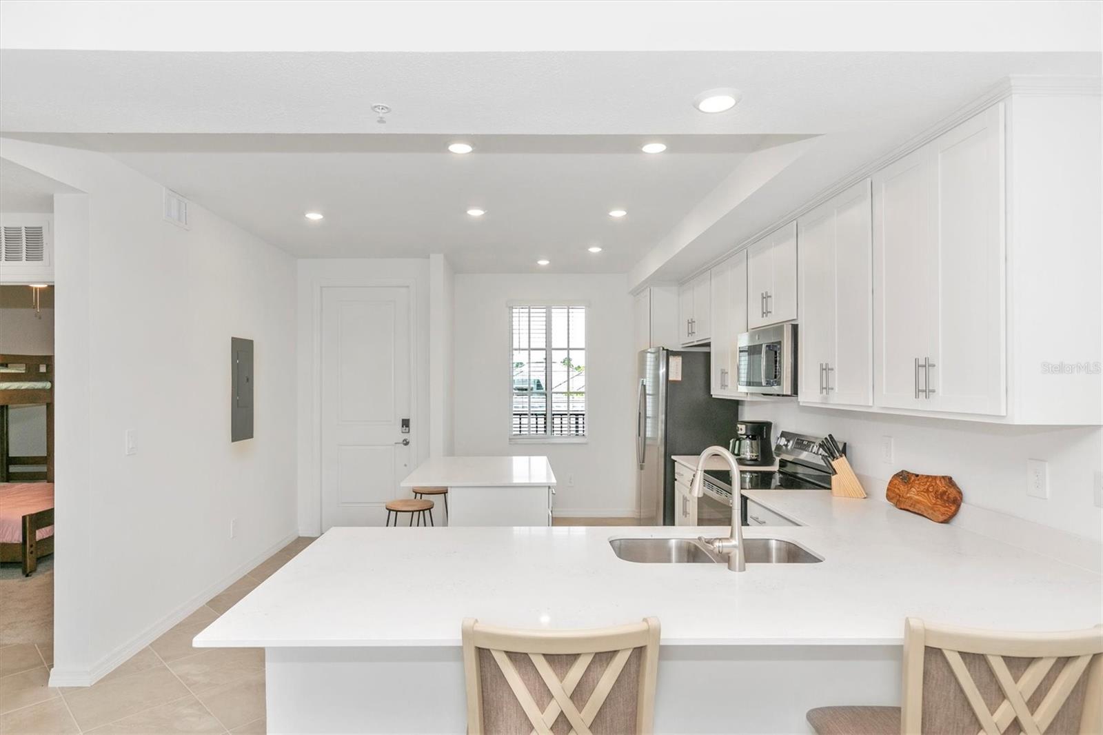 Image 3 of 100 For 12320 Wellen Golf Street 204