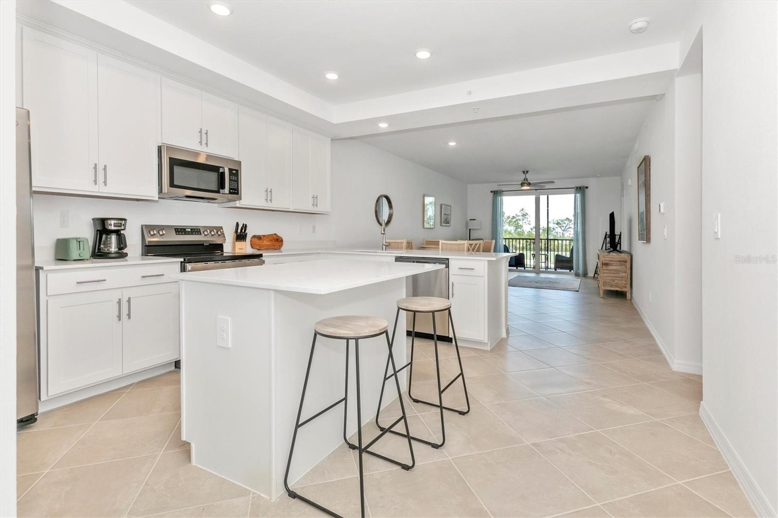 Image 6 of 100 For 12320 Wellen Golf Street 204