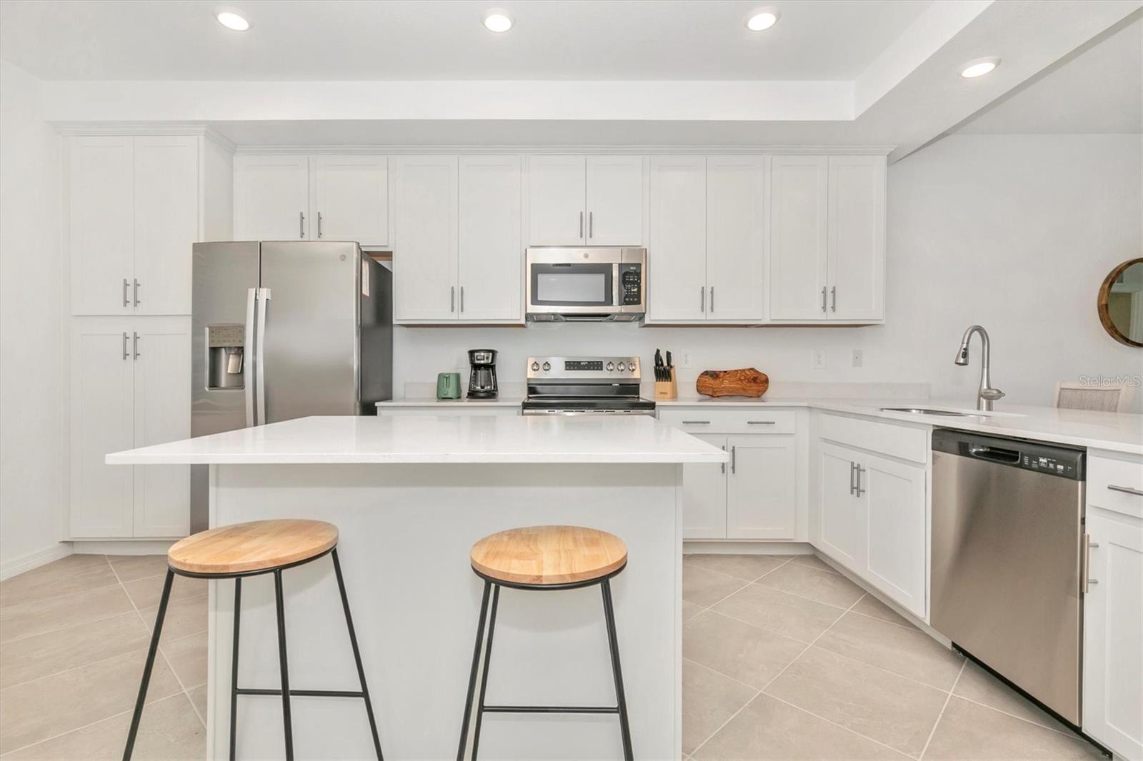 Image 7 of 100 For 12320 Wellen Golf Street 204