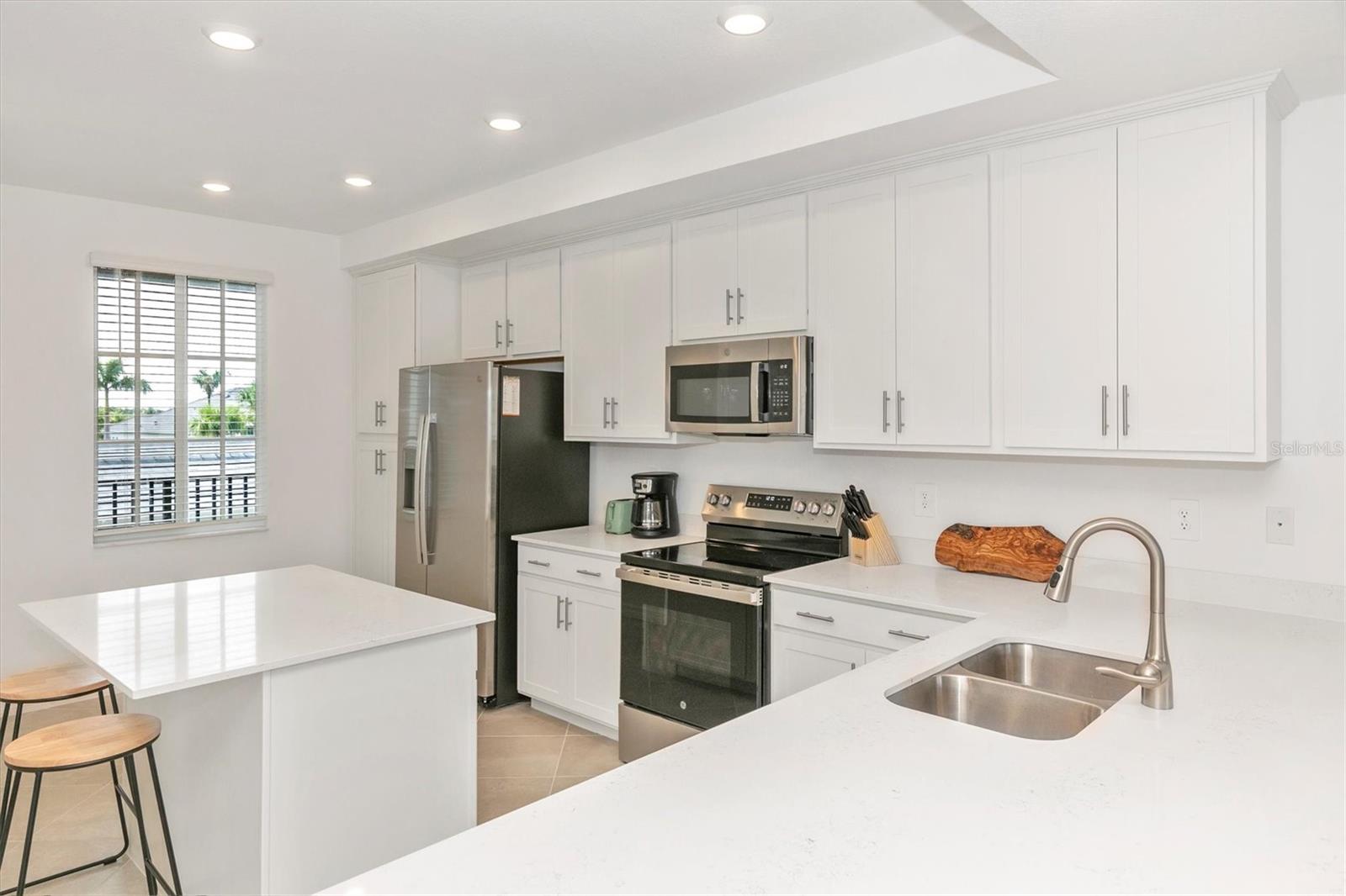 Image 9 of 100 For 12320 Wellen Golf Street 204