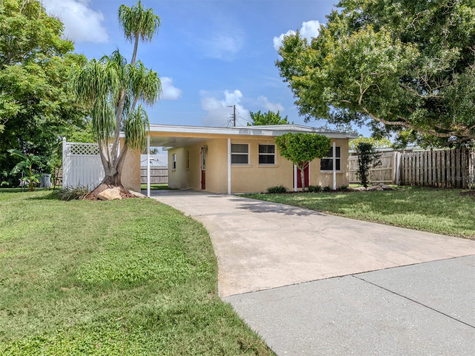 Details for 1020 Roberta Street, VENICE, FL 34285