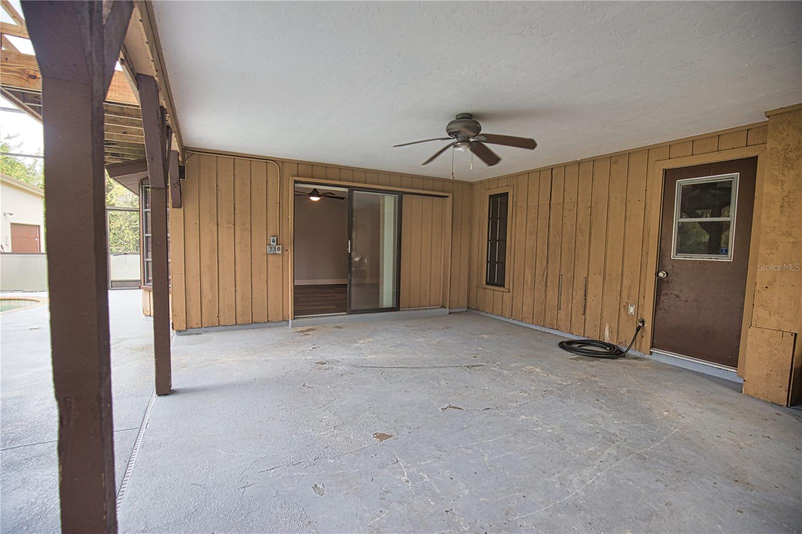 Listing photo id 71 for 2314 Kennedy Drive