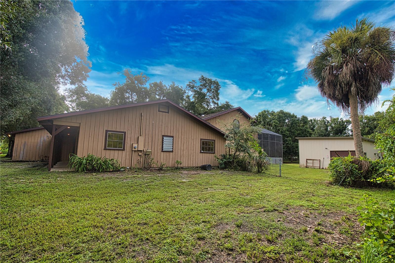 Listing photo id 6 for 2314 Kennedy Drive