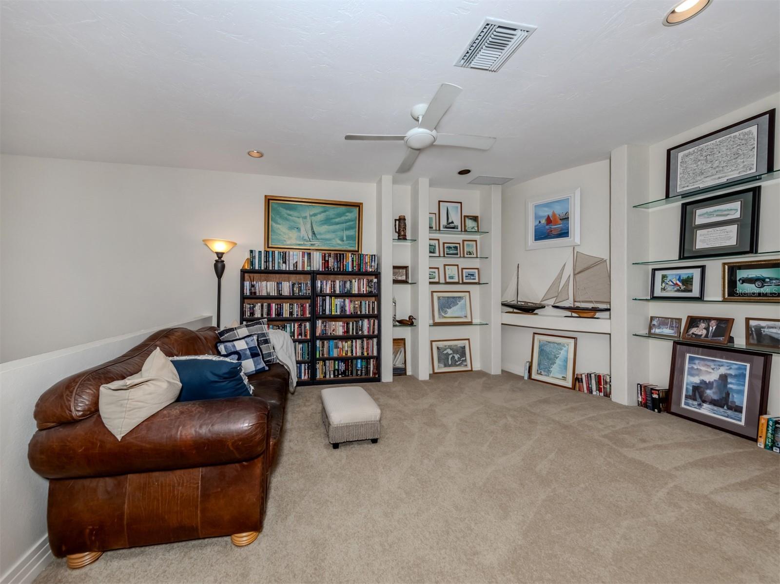 Listing photo id 23 for 7755 Club Lane