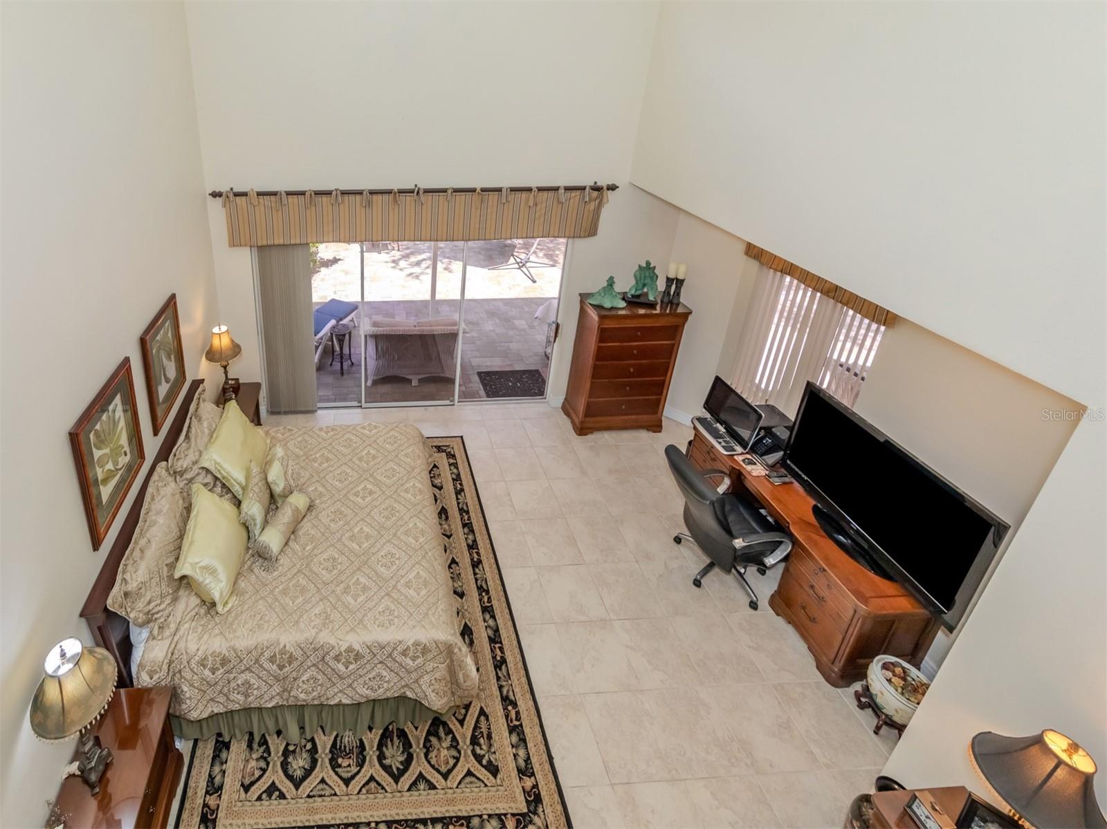 Listing photo id 24 for 7755 Club Lane