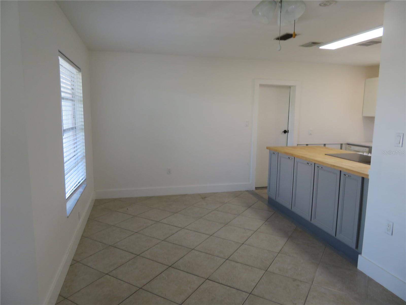 Image 8 of 27 For 268 Shamrock Boulevard