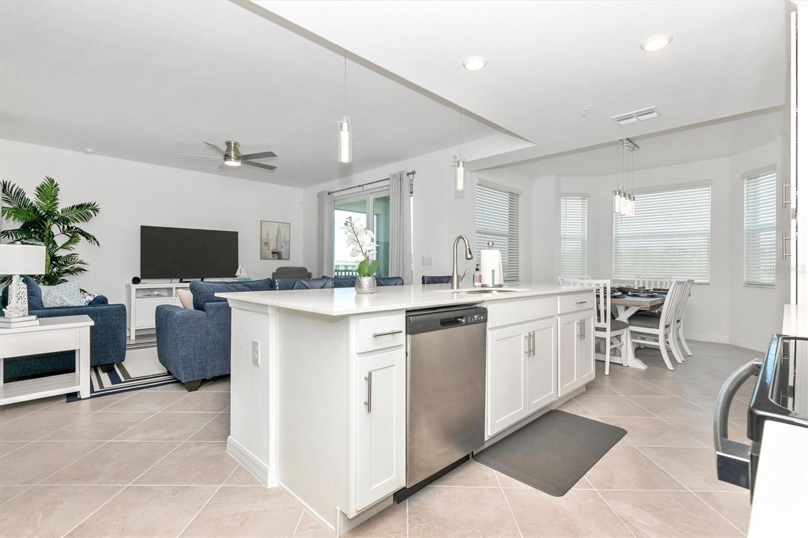 Image 13 of 98 For 12280 Wellen Golf Street 203