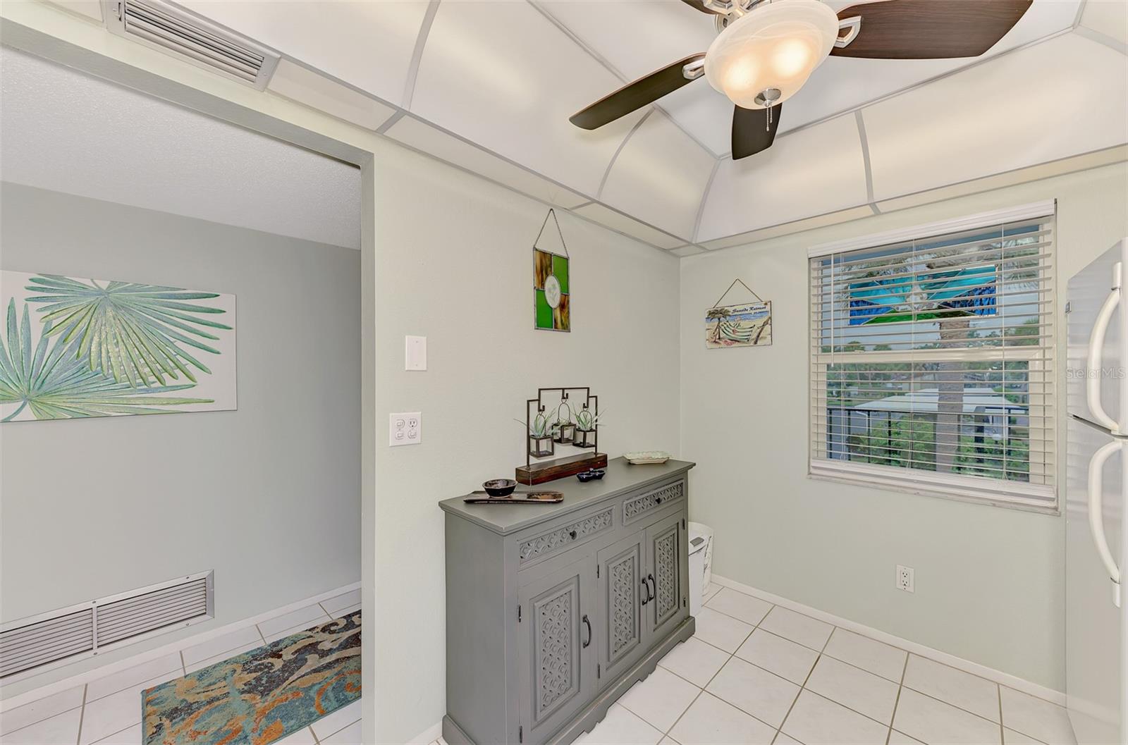 Image 11 of 46 For 725 Capri Isles Boulevard 217