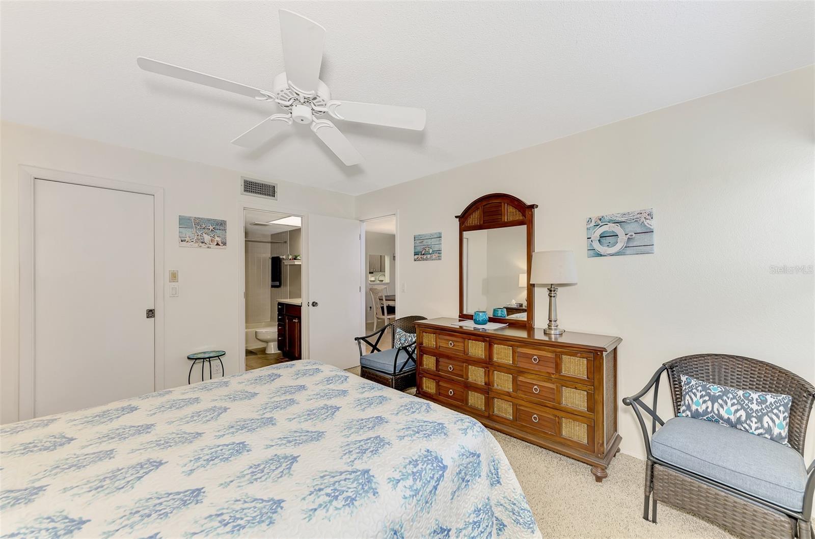 Image 26 of 46 For 725 Capri Isles Boulevard 217