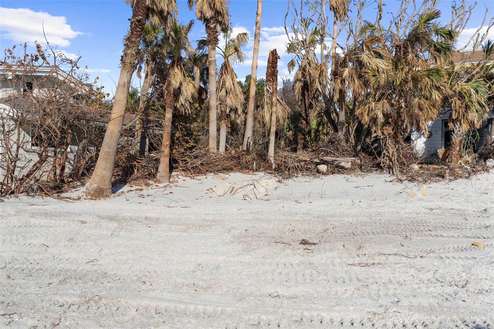 Image 65 of 91 For 4024 Casey Key Road