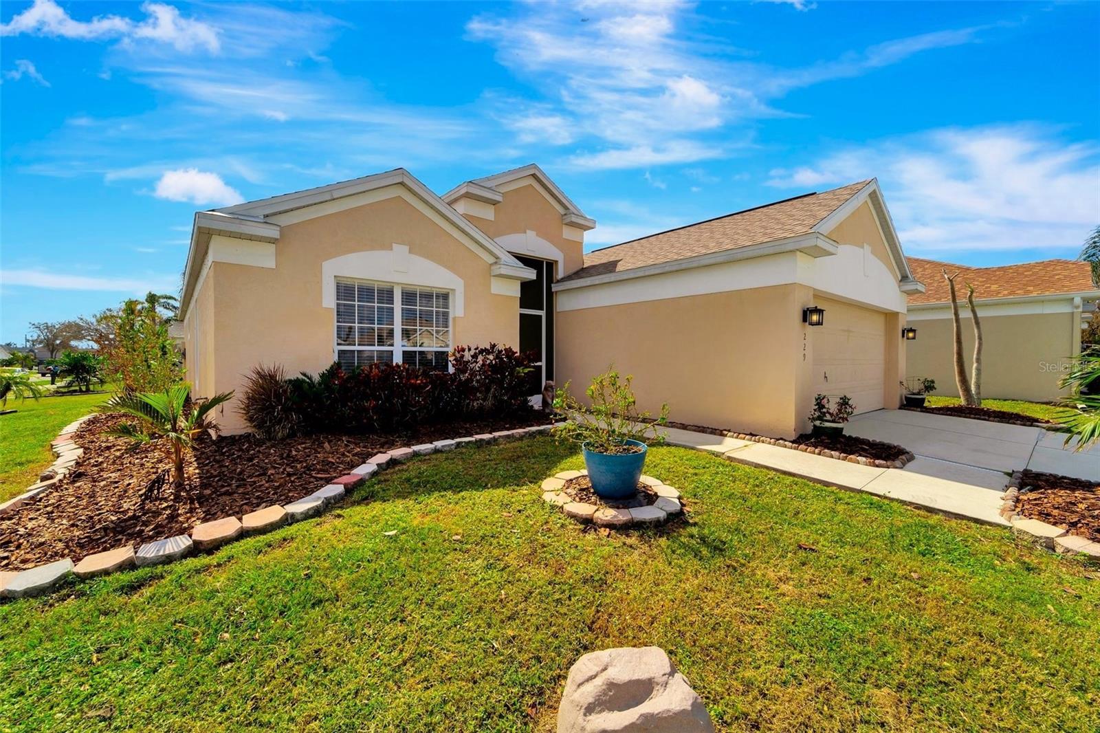 Details for 229 Fareham Drive, VENICE, FL 34293