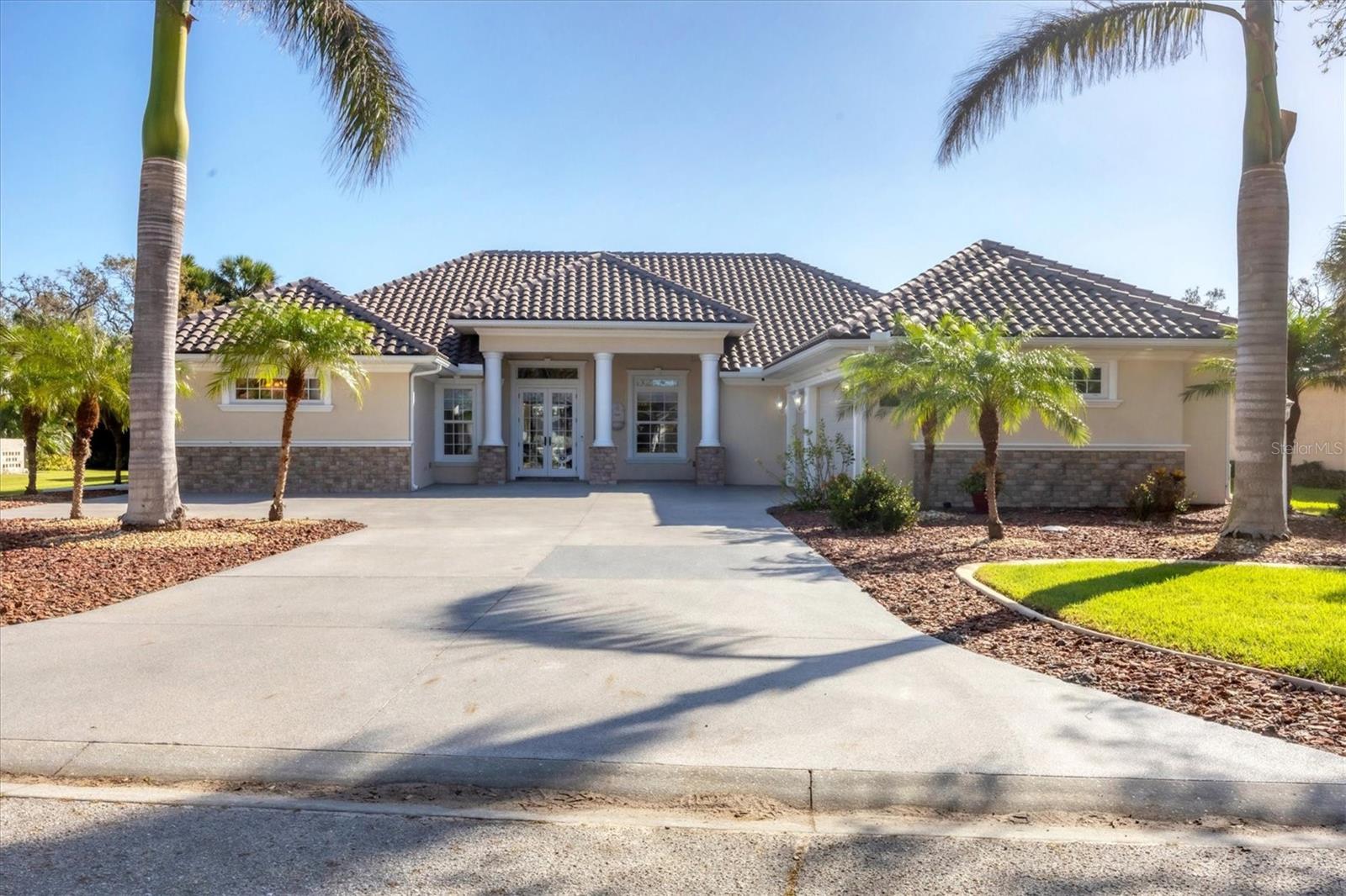 Details for 192 Grand Oak Circle, VENICE, FL 34292