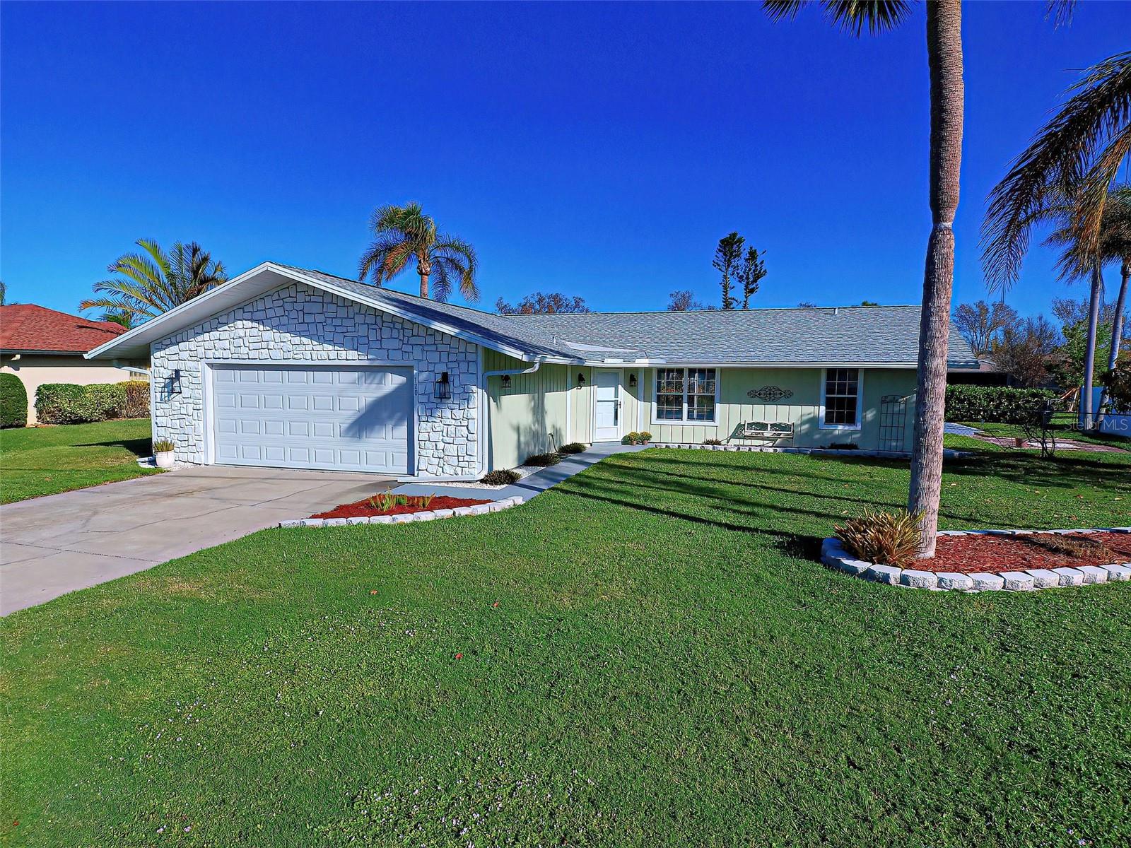 Details for 120 Hourglass Drive, VENICE, FL 34293