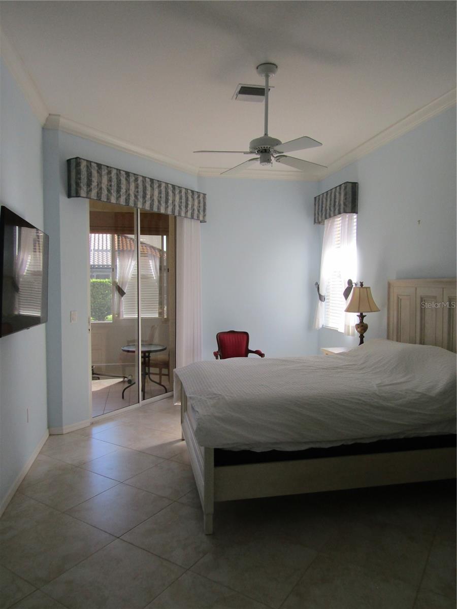 Image 20 of 32 For 702 Silk Oak Drive