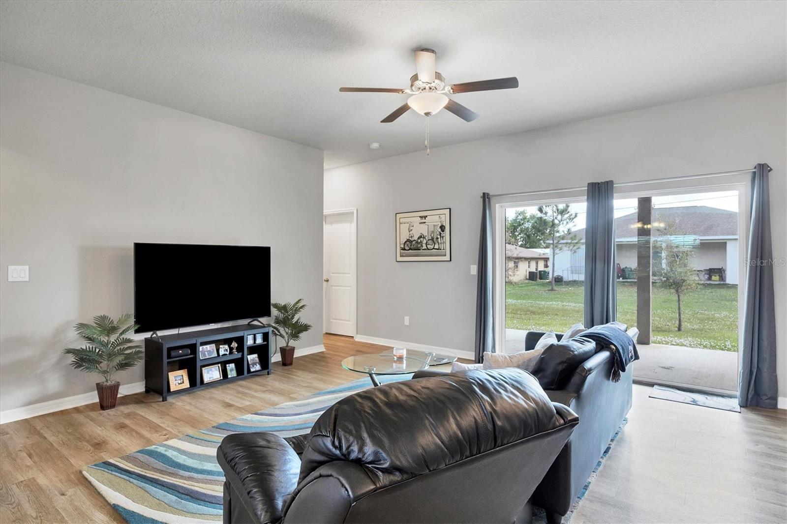 Image 3 of 19 For 18503 Ellen Avenue