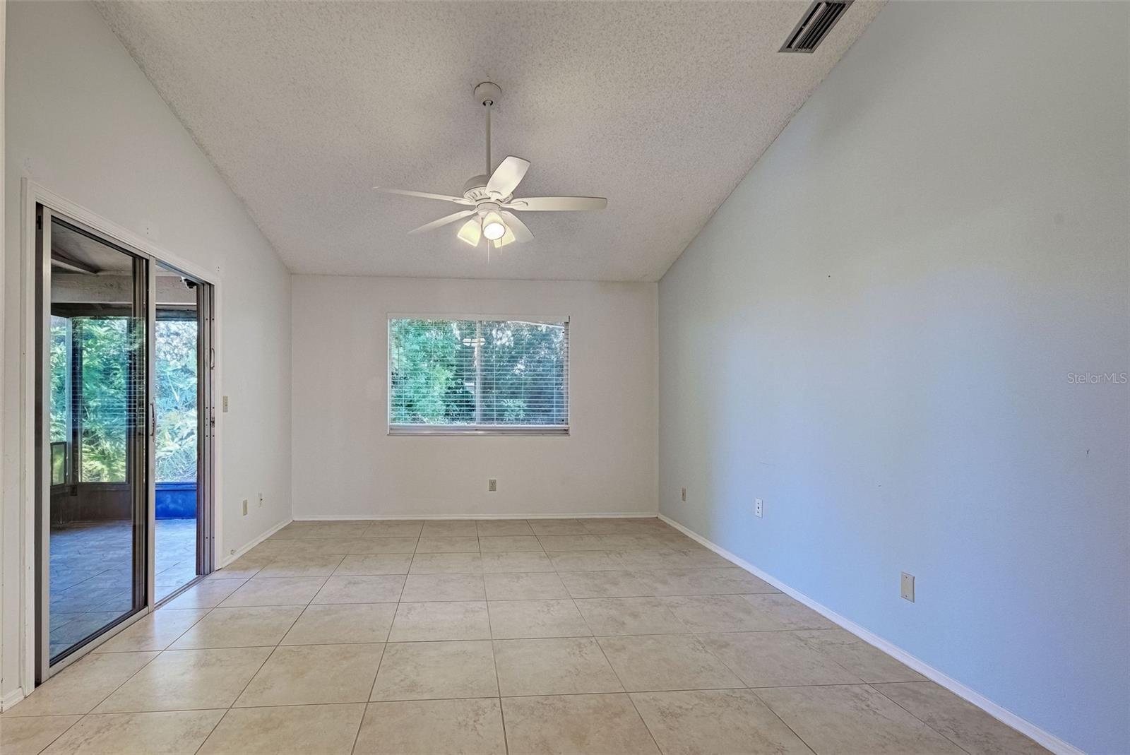 Image 12 of 64 For 3023 Seawind Circle 14b