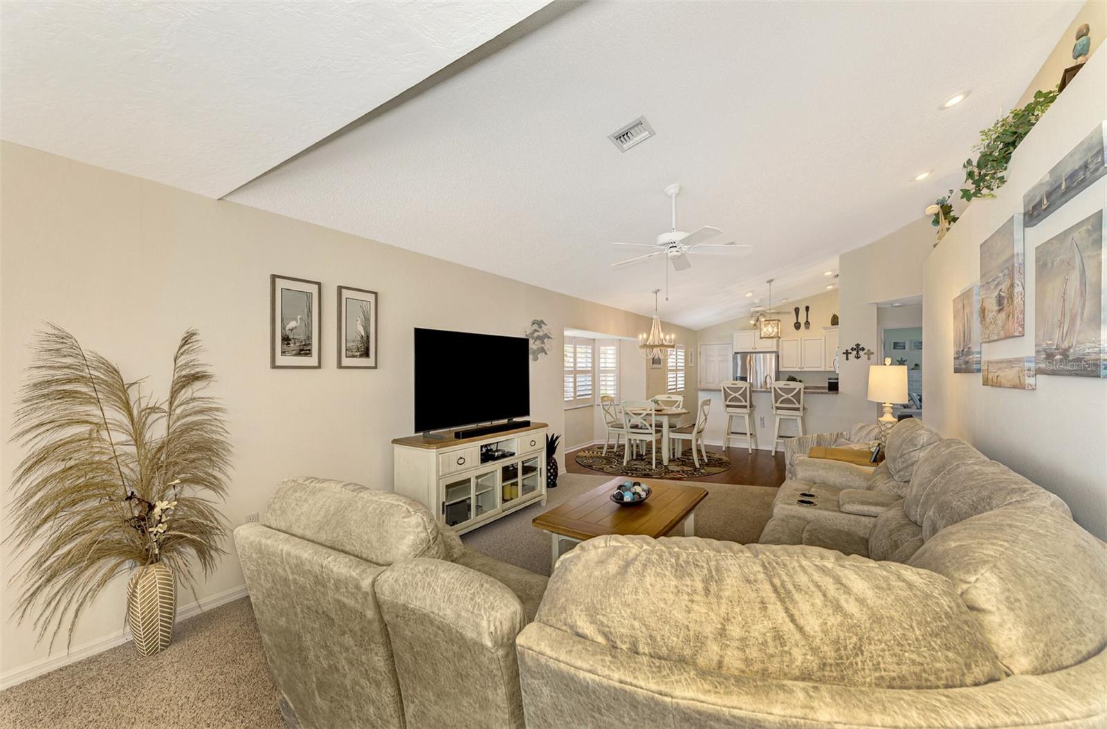 Image 14 of 51 For 1358 Capri Isles Boulevard