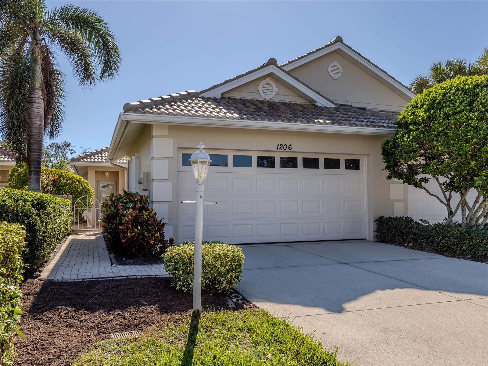 Details for 1206 Berkshire Circle, VENICE, FL 34292