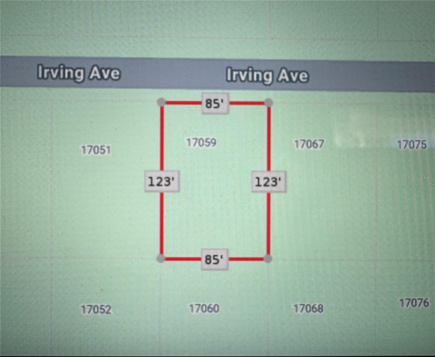 Listing photo id 1 for 17059 Irving Avenue