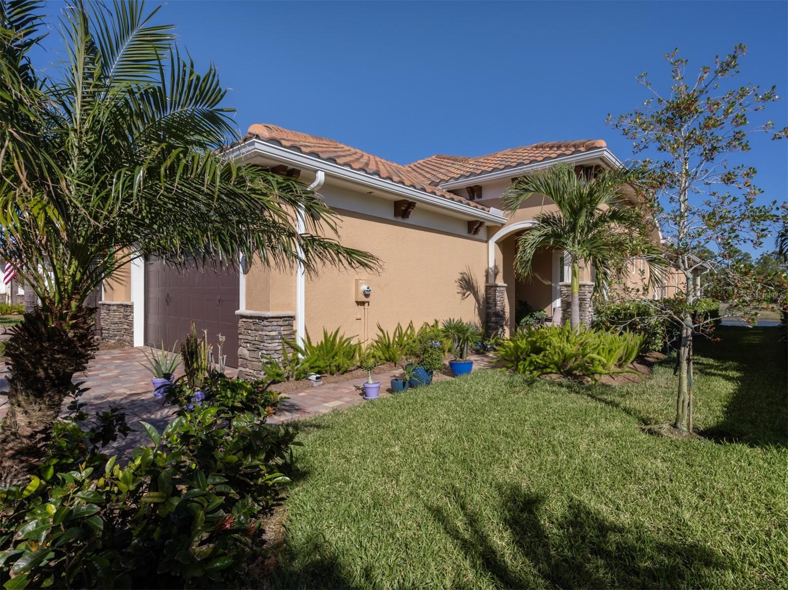 Details for 124 Colebrook Court, VENICE, FL 34292