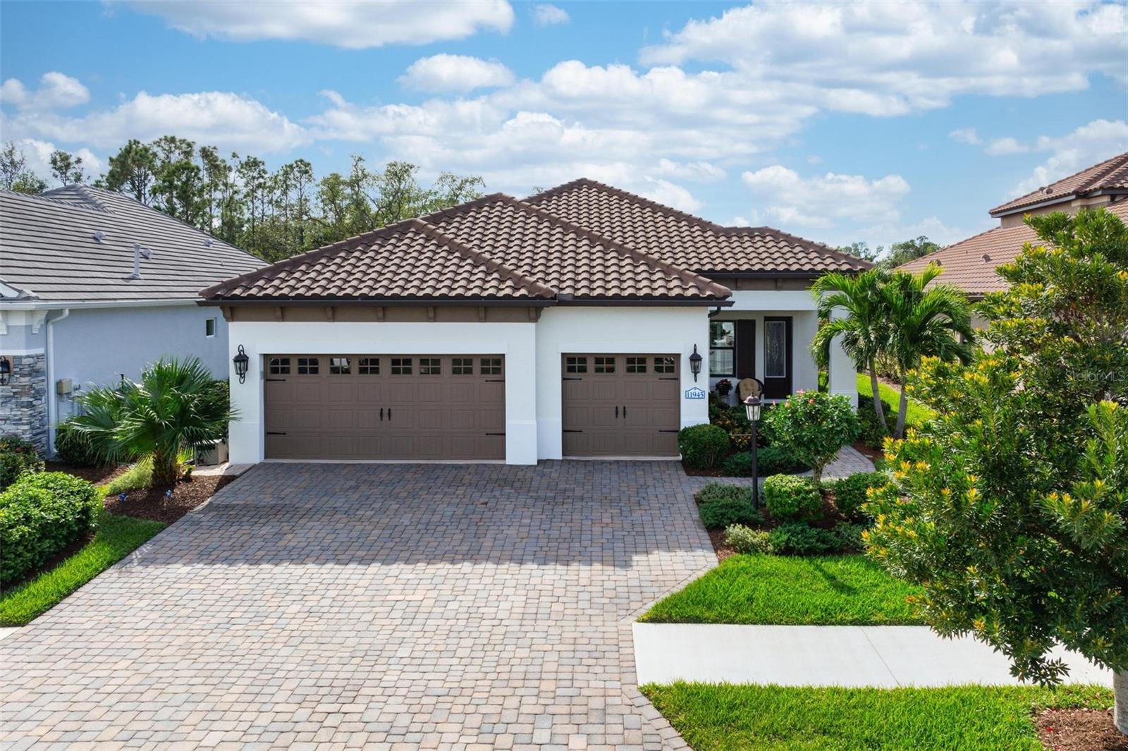 Details for 11945 Hunters Creek Road, VENICE, FL 34293