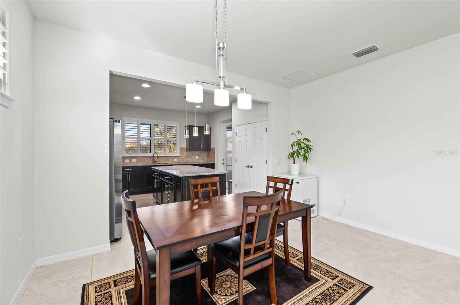 Image 16 of 100 For 13812 Alafaya Street