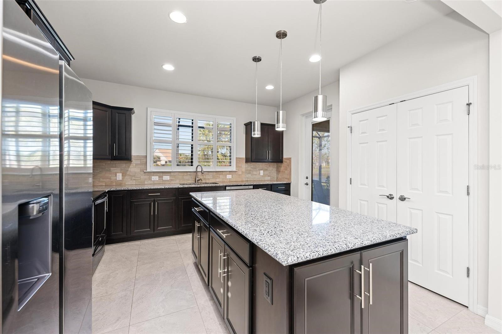 Image 19 of 100 For 13812 Alafaya Street