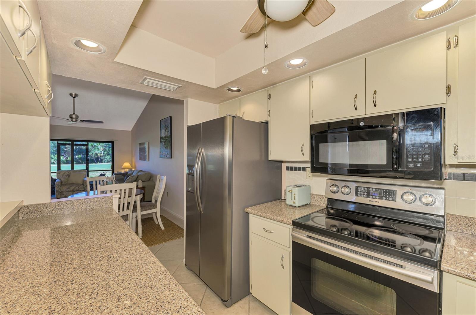 Image 11 of 57 For 927 Capri Isles Boulevard 5