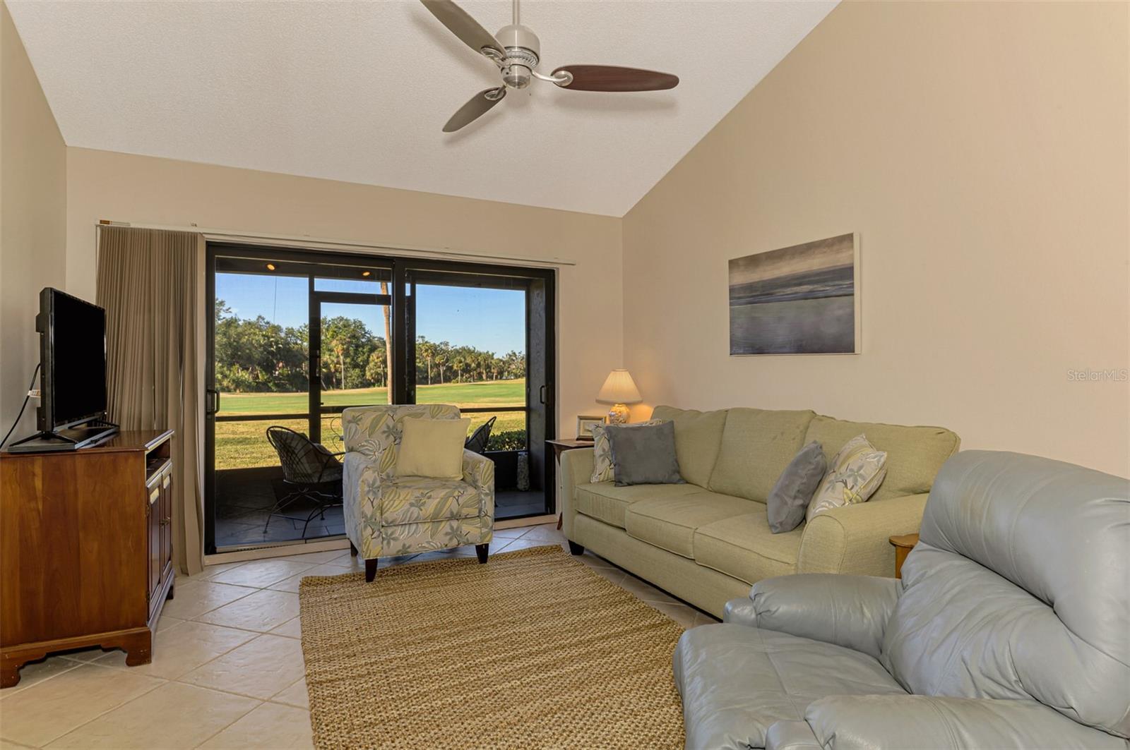 Image 15 of 57 For 927 Capri Isles Boulevard 5