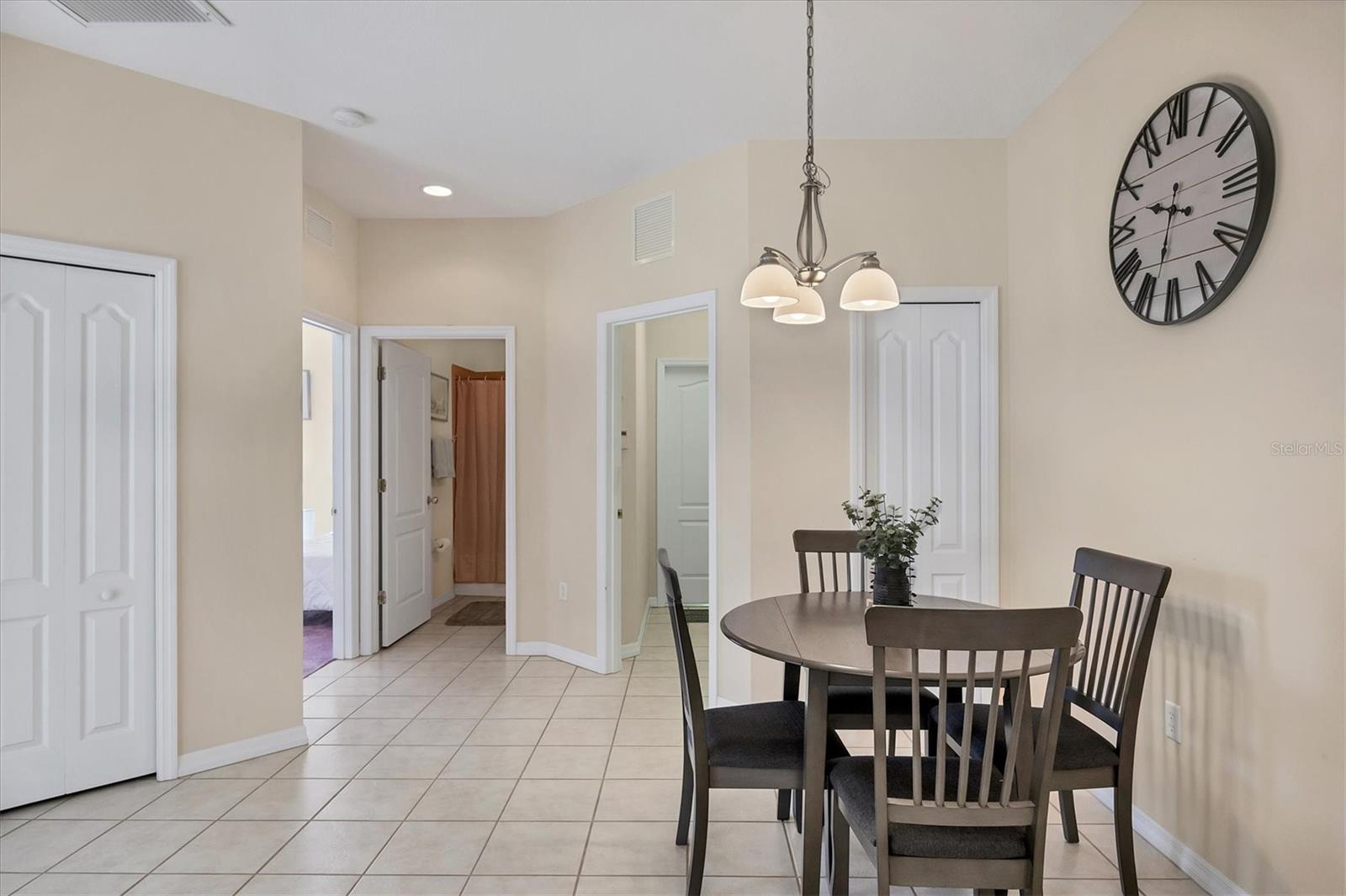 Image 20 of 48 For 4980 Whispering Oaks Drive