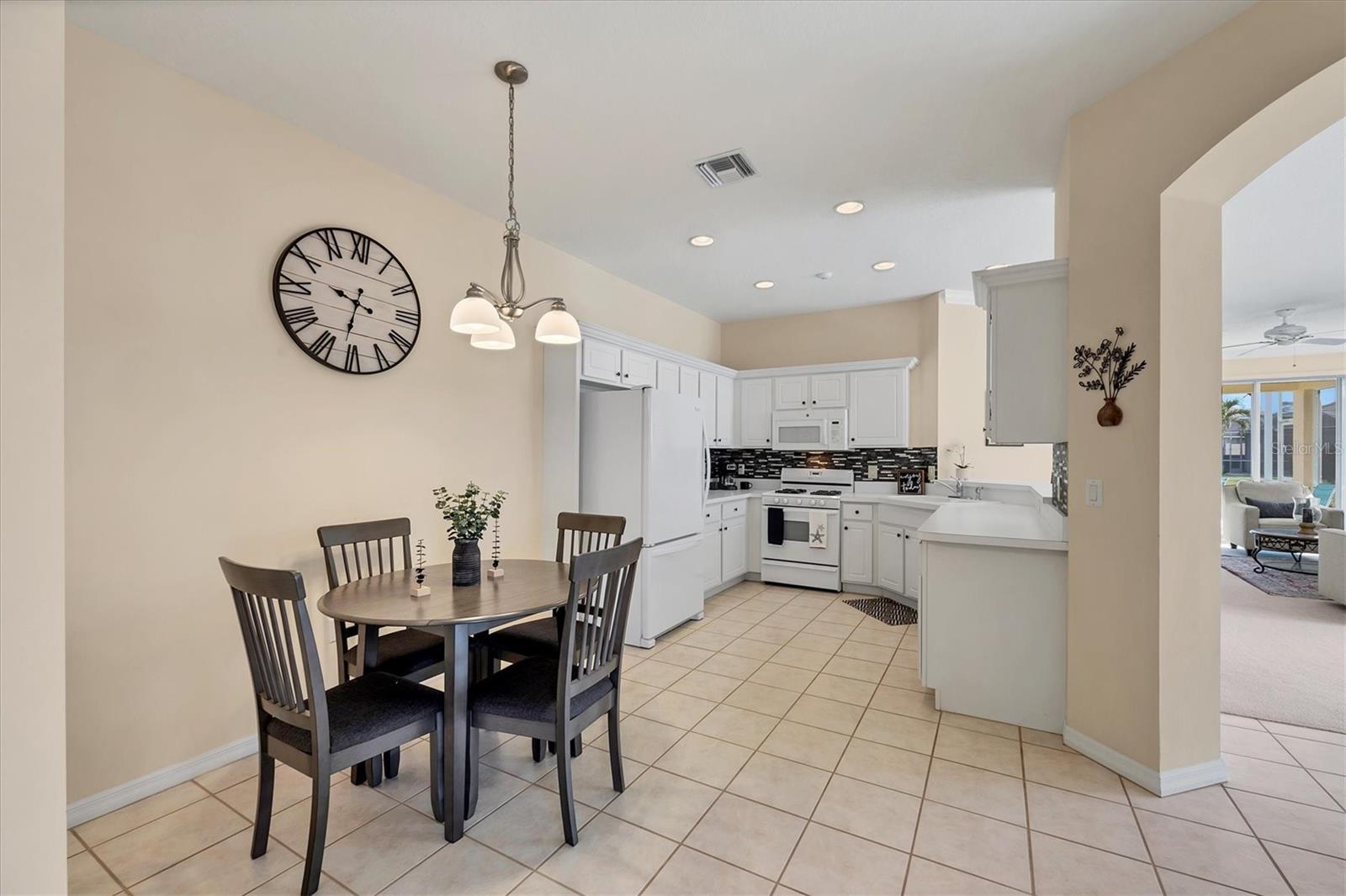 Image 21 of 48 For 4980 Whispering Oaks Drive