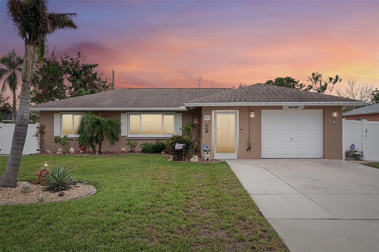 Details for 832 Pineland Avenue, VENICE, FL 34285