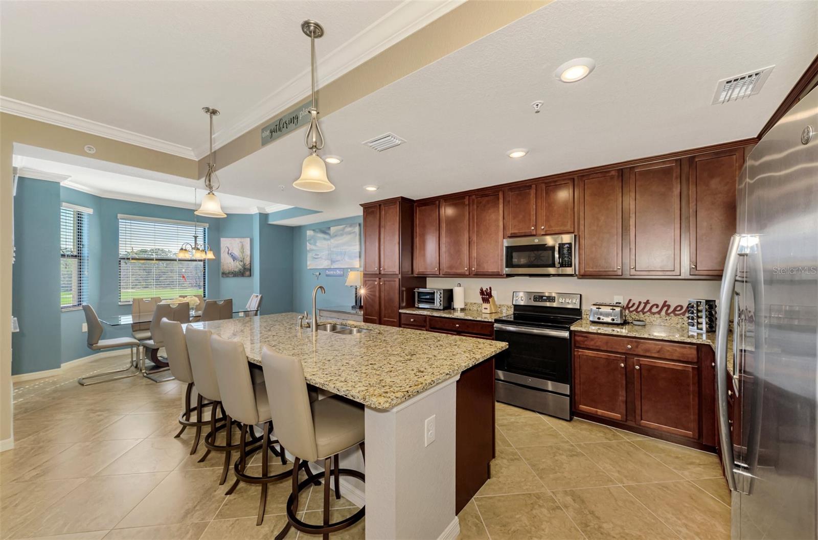 Image 13 of 58 For 17118 Vardon Terrace 202