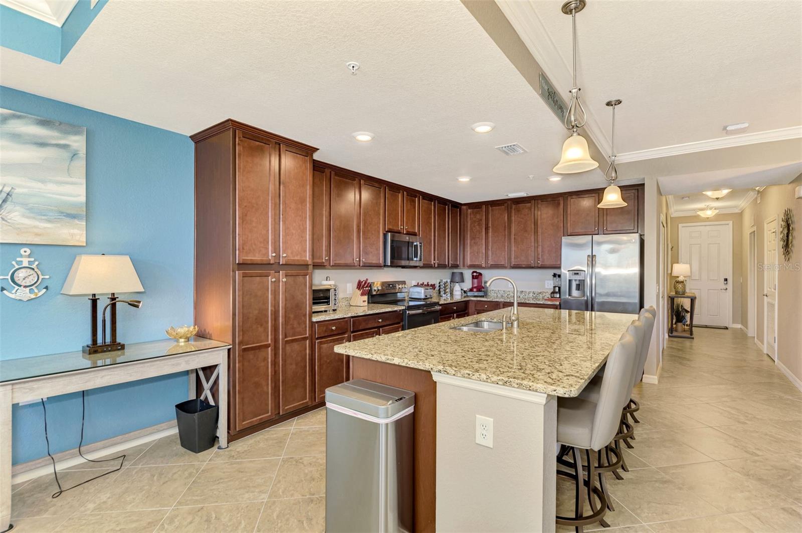 Image 14 of 58 For 17118 Vardon Terrace 202