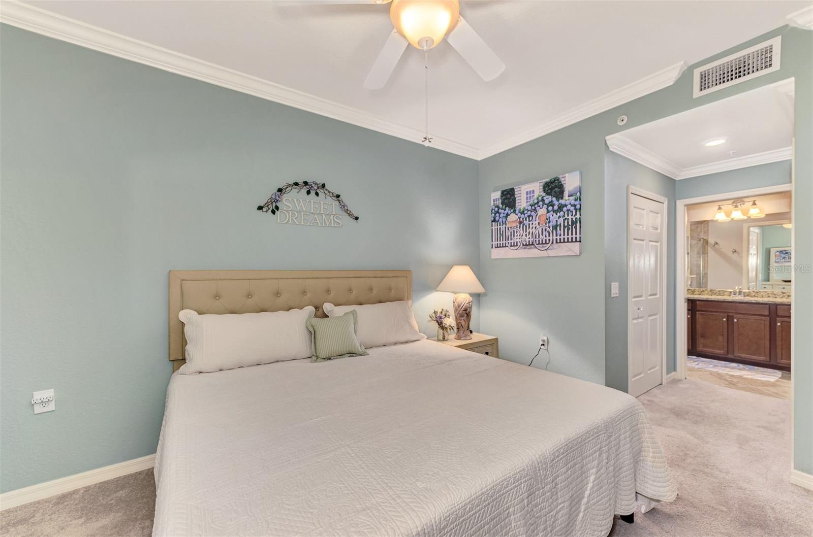 Image 24 of 58 For 17118 Vardon Terrace 202