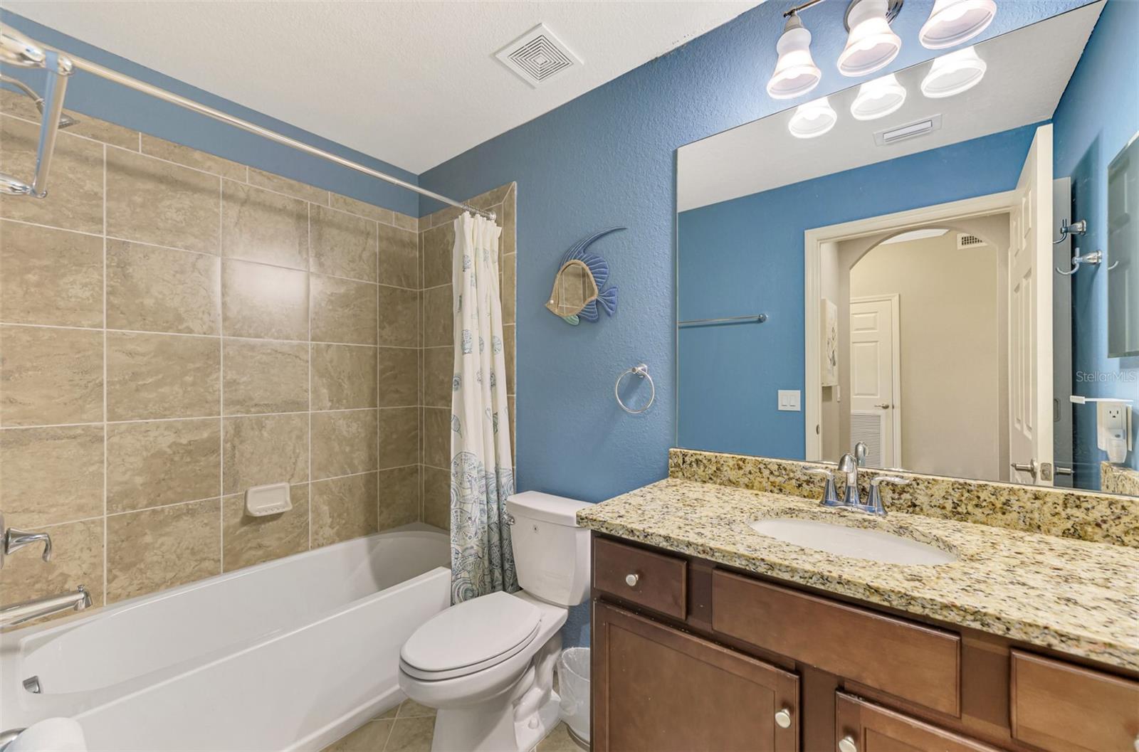 Image 30 of 58 For 17118 Vardon Terrace 202