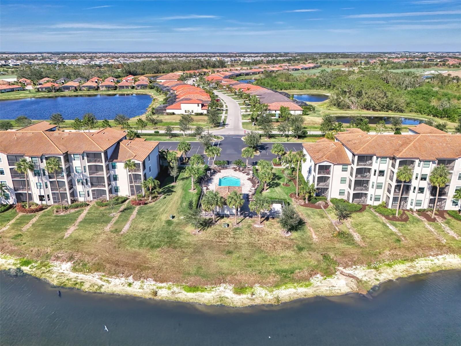 Image 41 of 58 For 17118 Vardon Terrace 202