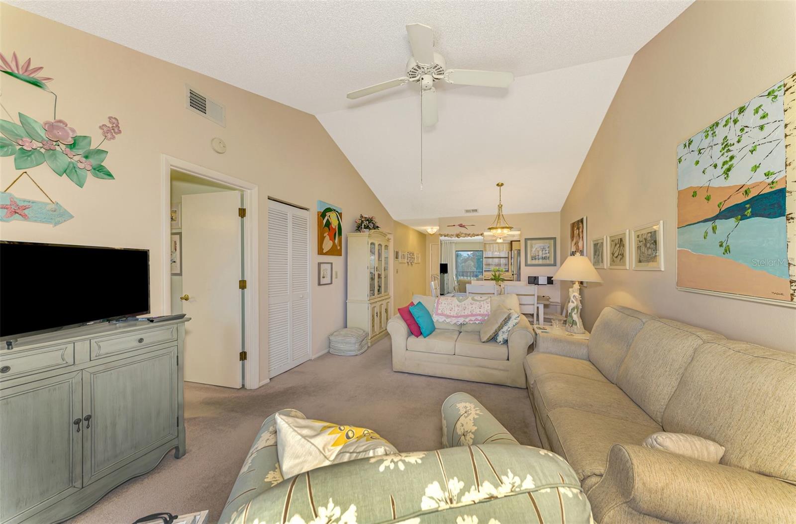 Image 9 of 57 For 927 Capri Isles Boulevard 8