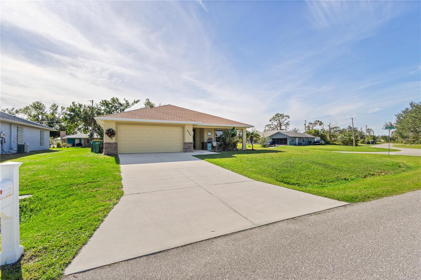 Image 32 of 40 For 9325 Crugar Terrace