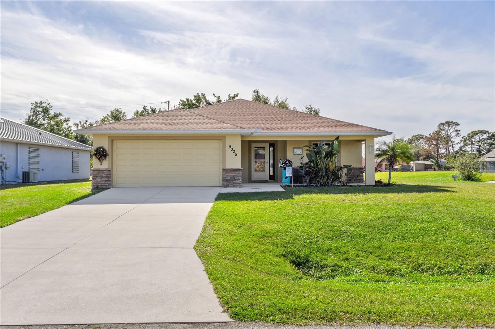 Image 5 of 40 For 9325 Crugar Terrace
