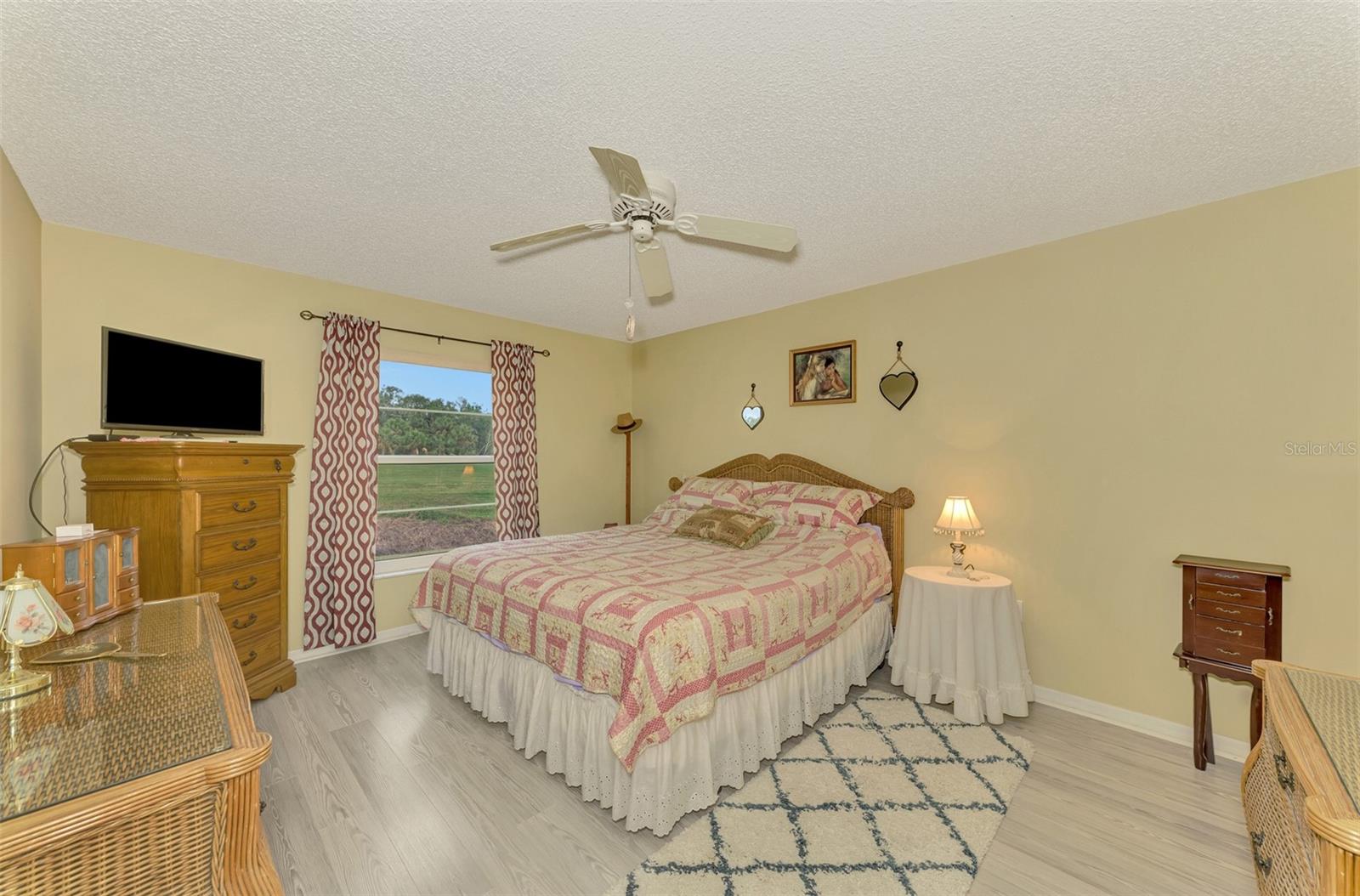 Image 11 of 24 For 934 Capri Isles Boulevard 111