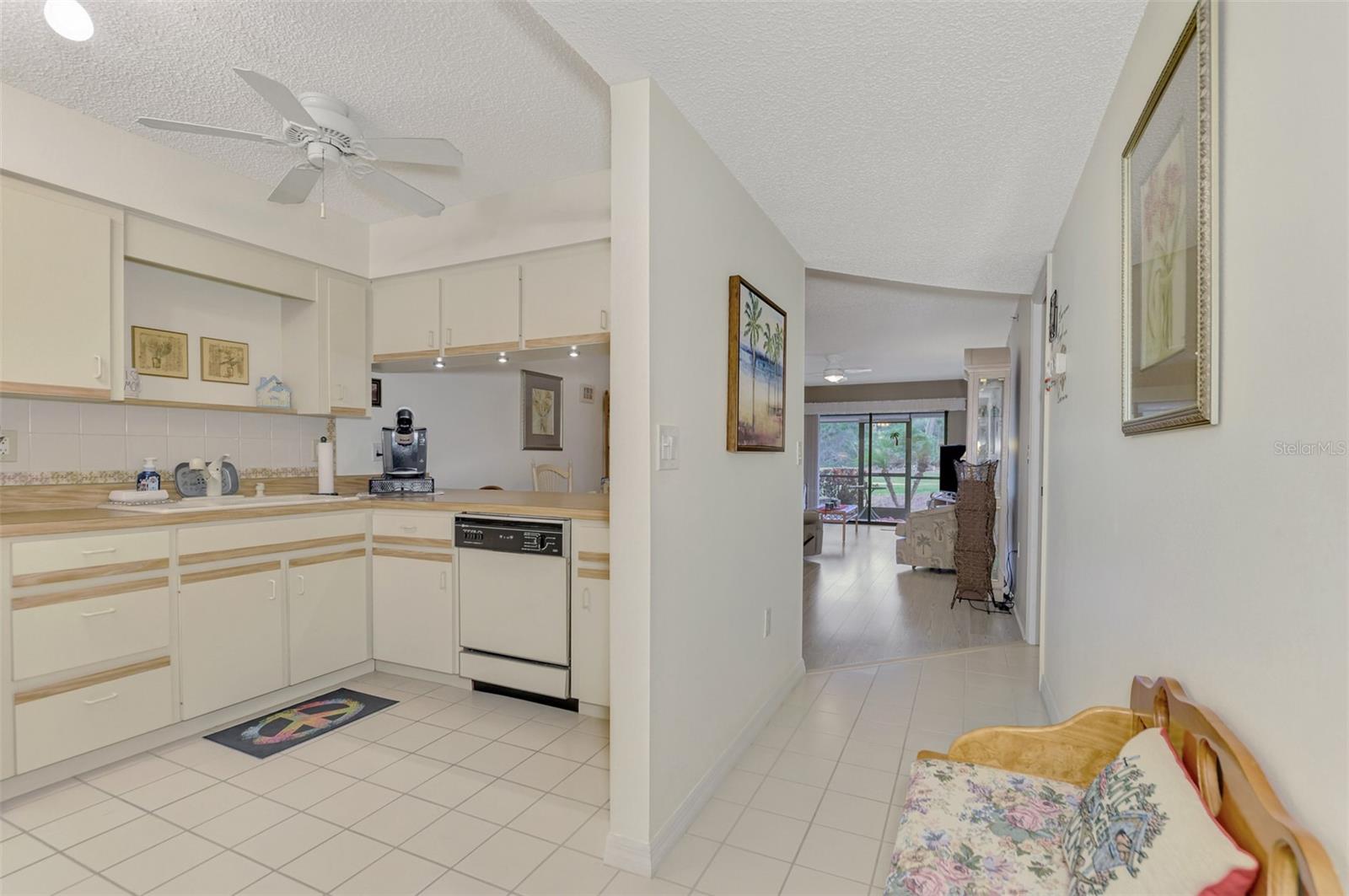 Image 5 of 24 For 934 Capri Isles Boulevard 111