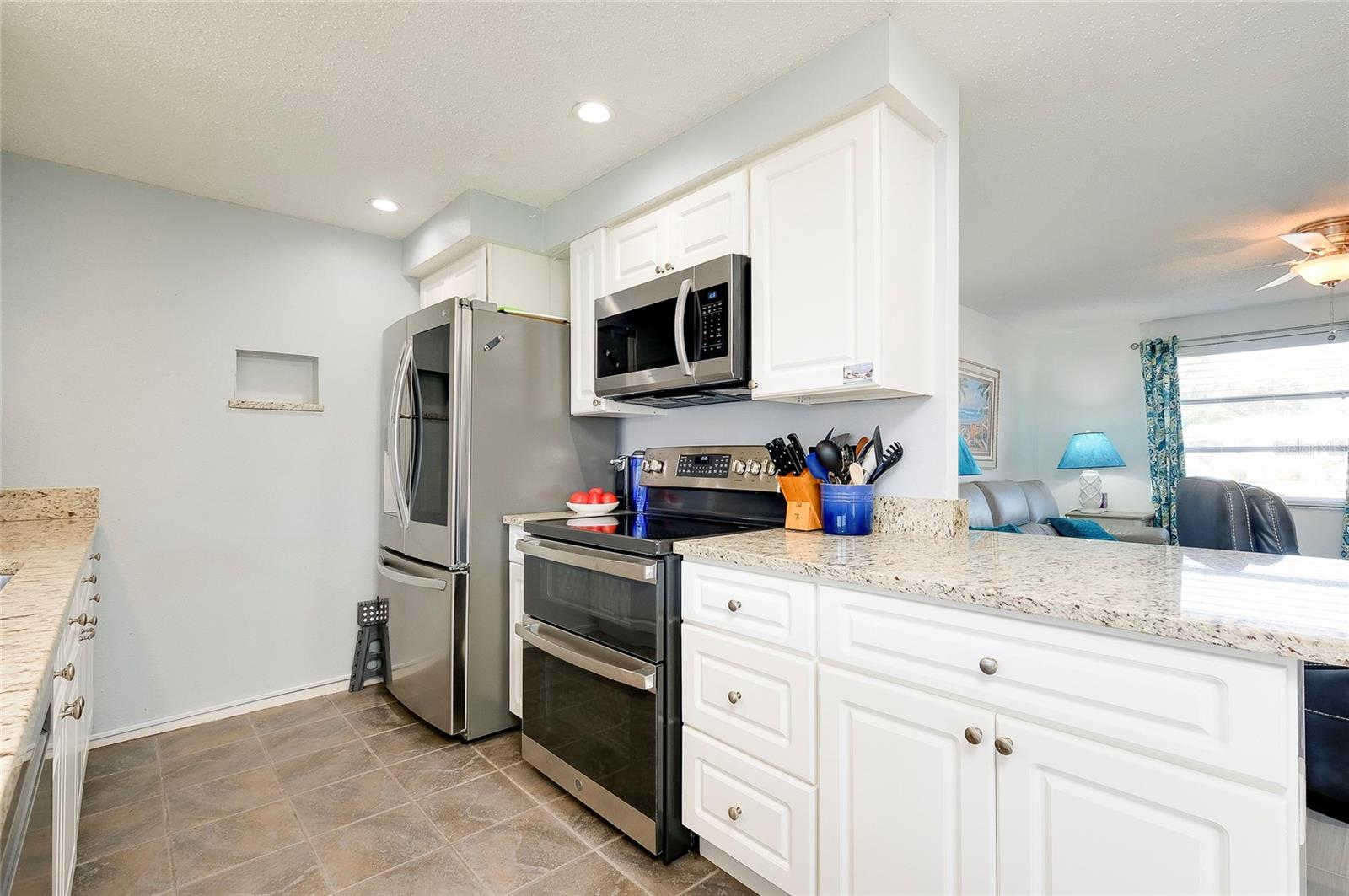 Image 18 of 59 For 411 Circlewood Drive I2