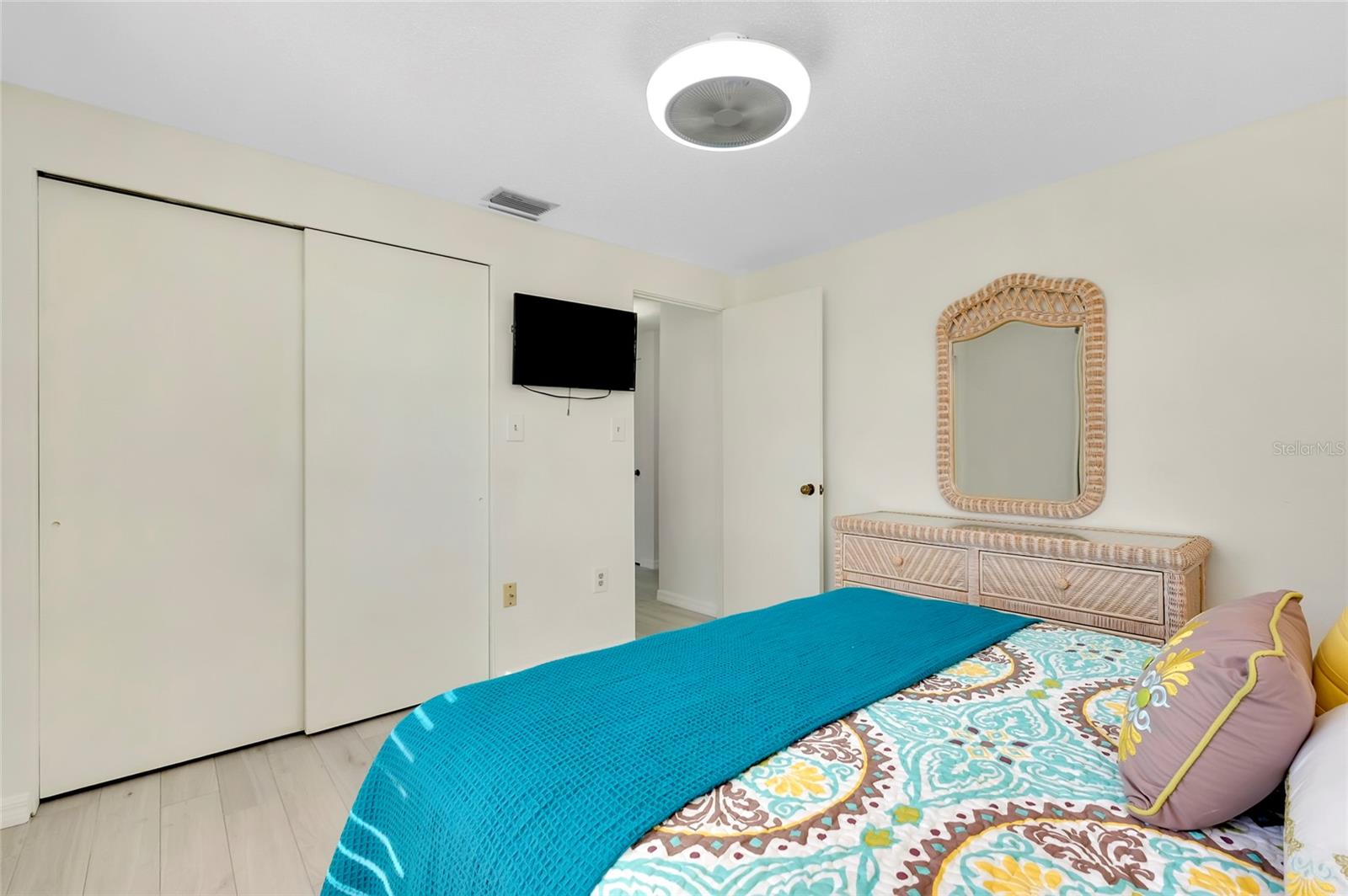 Image 31 of 59 For 411 Circlewood Drive I2