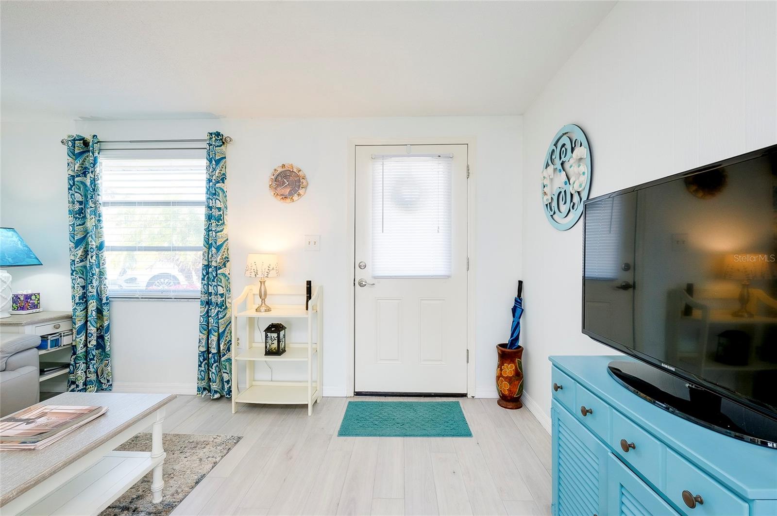 Image 4 of 59 For 411 Circlewood Drive I2