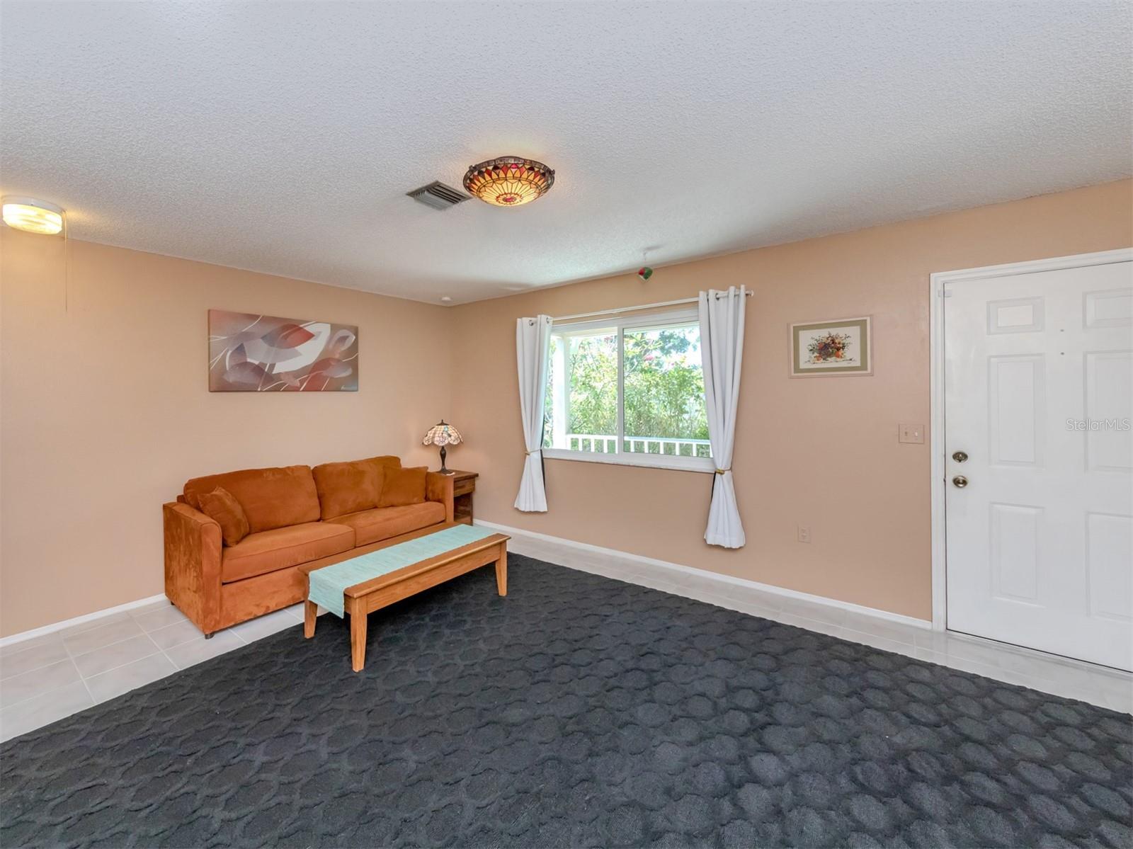 Image 13 of 26 For 601 Seminole Drive
