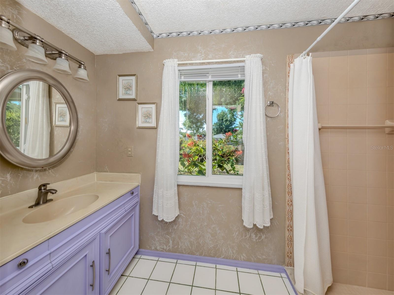 Image 16 of 26 For 601 Seminole Drive